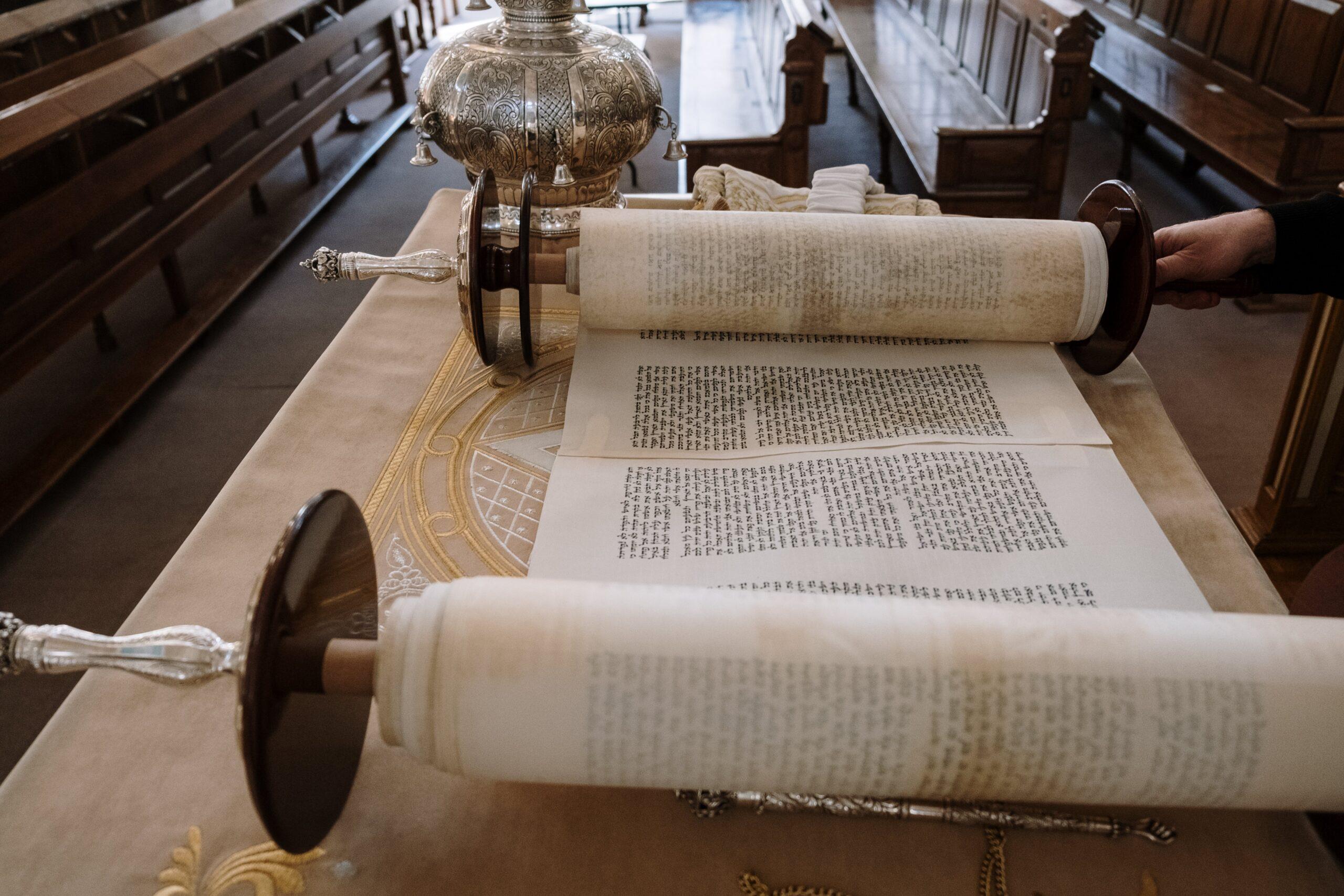 האם יש הרבה עבודה בכתיבת סת”ם? הרי יש הרבה סופרי סת”ם?