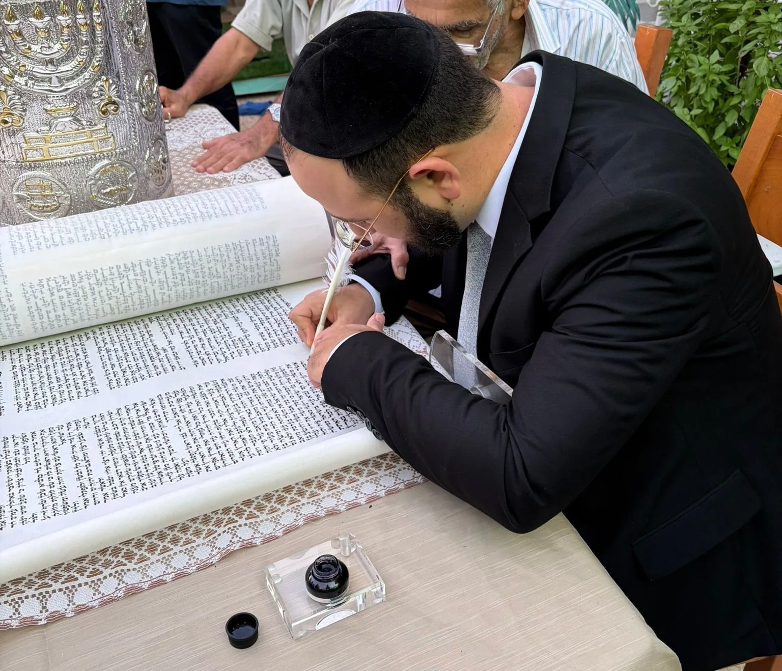 הרב יוחאי אוחיון כותב בספר תורה